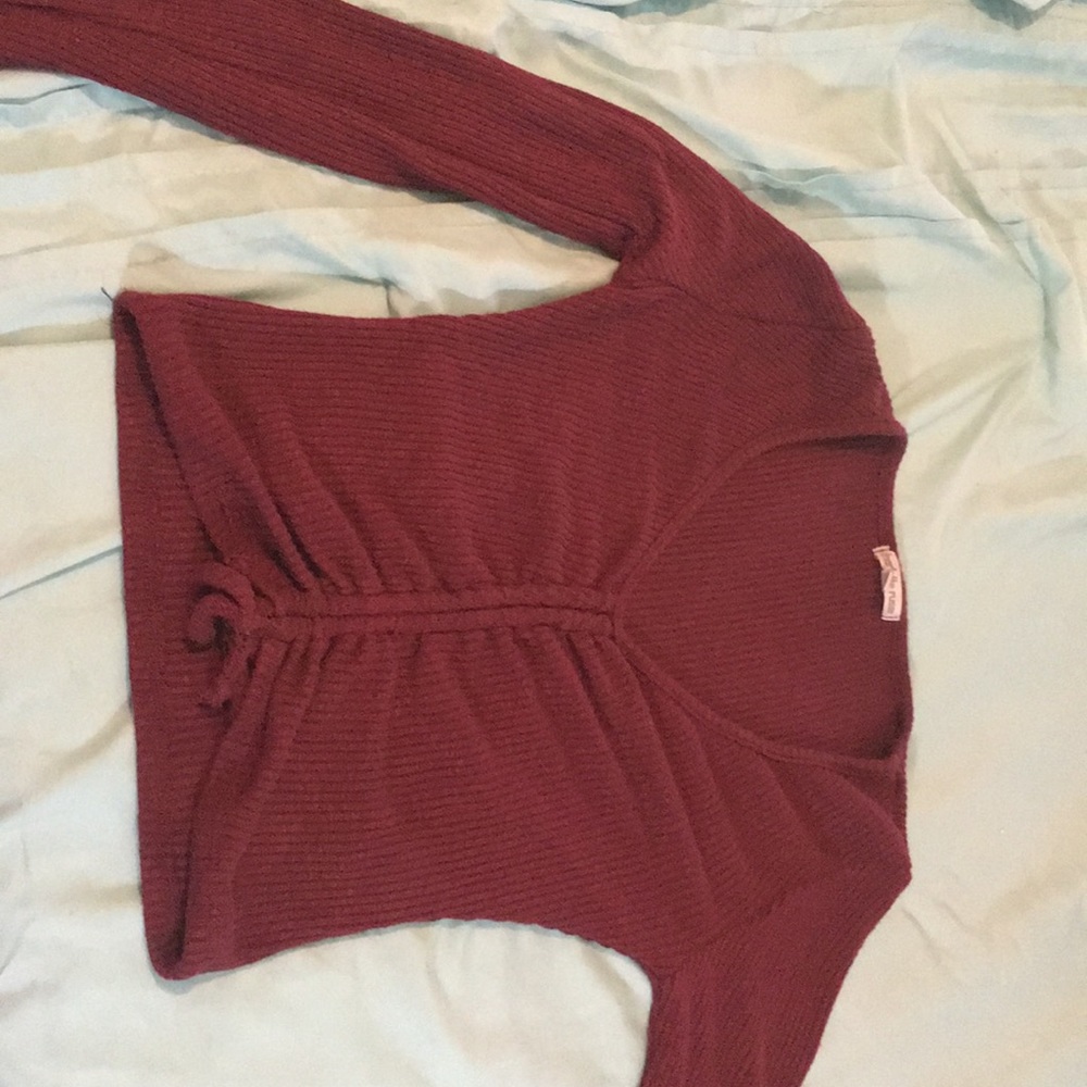 Cropped long sleeve shirt